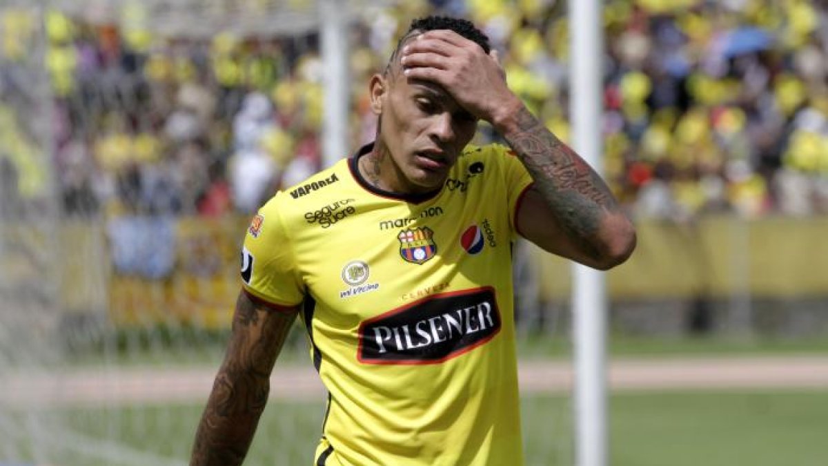 Jonathan Álvez, delantero de Barcelona, también se perderá el compromiso ante Olmedo en el Monumental.