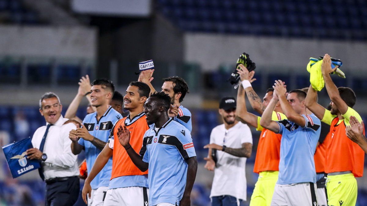 Los jugadores del Lazio celebran la clasificación a la Liga de Campeones.