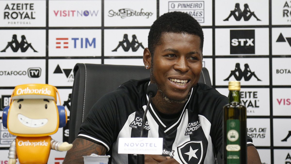 Gabriel Cortez, futbolista ecuatoriano, estaría fuera del Botafogo.