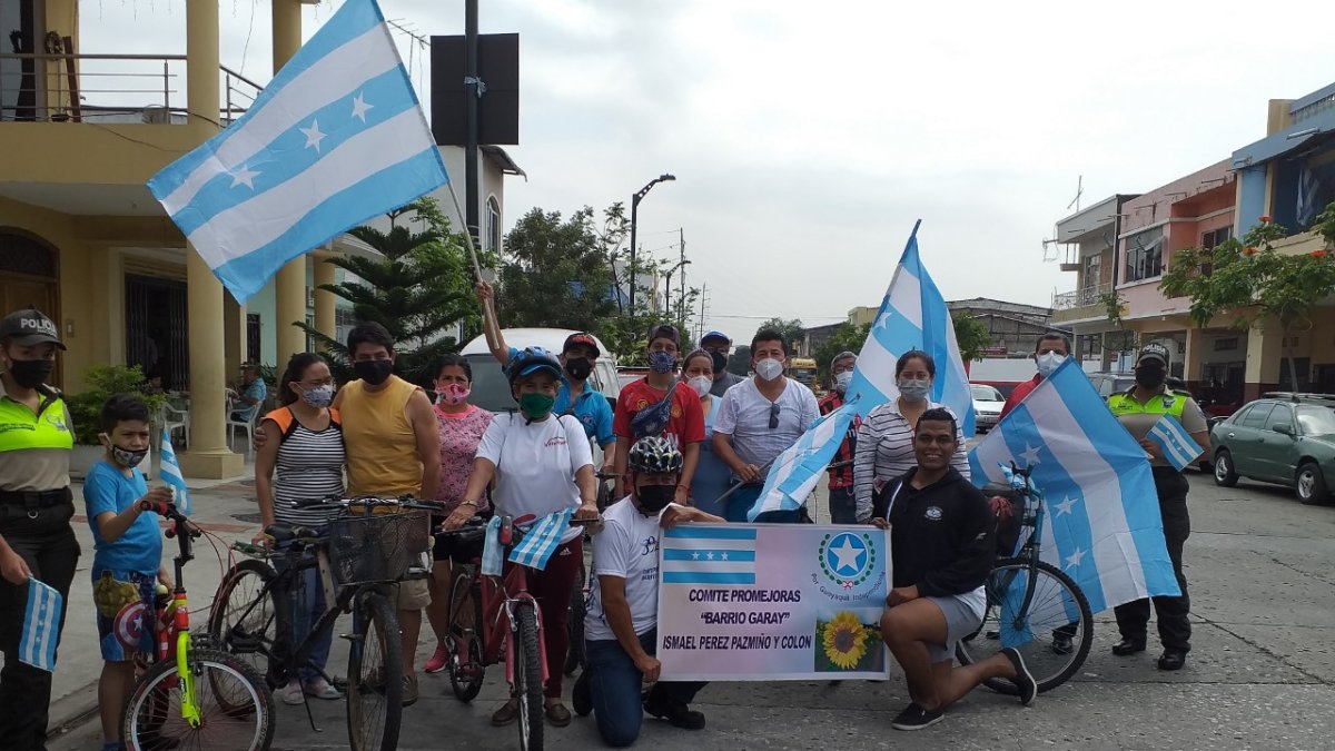 En el Barrio Garay no hubo desfile, sino un ciclopaseo en homenaje a la ciudad.