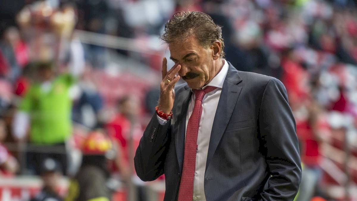 Ricardo La Volpe acumula una extensa trayectoria entrenando clubes en suelo mexicano.