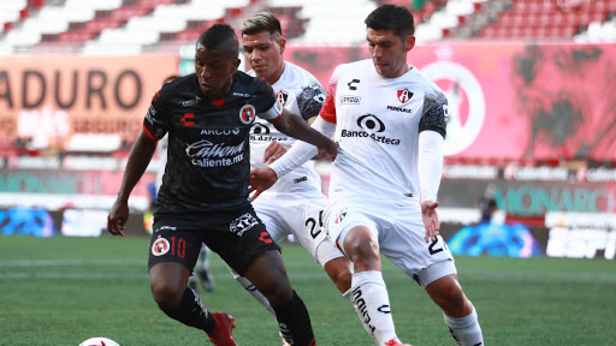 Miler Bolaños, ofensivo ecuatoriano de Xolos, además de ser figura se convirtió en el capitán de su equipo.