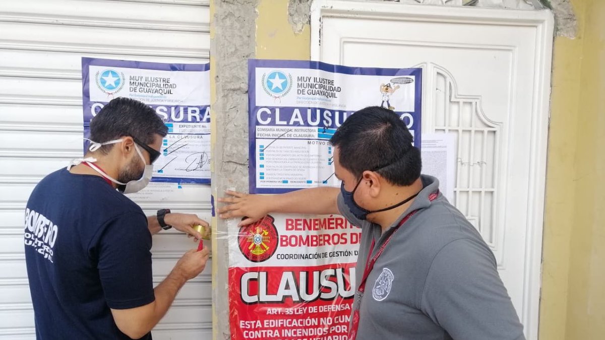 El cuerpo de los Bomberos clausuran el local, de la ciudadela 9 de Octubre, donde al parecer se edificaría un crematorio.