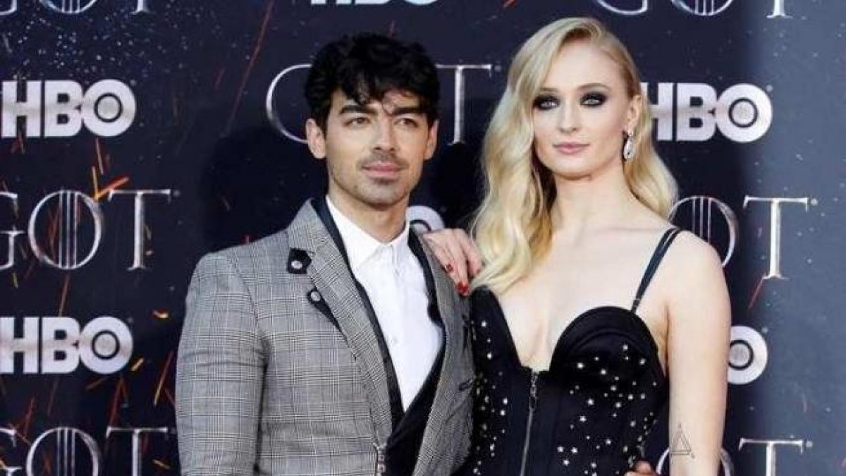 La pareja dio la bienvenida a la pequeña Willa el miércoles pasado.