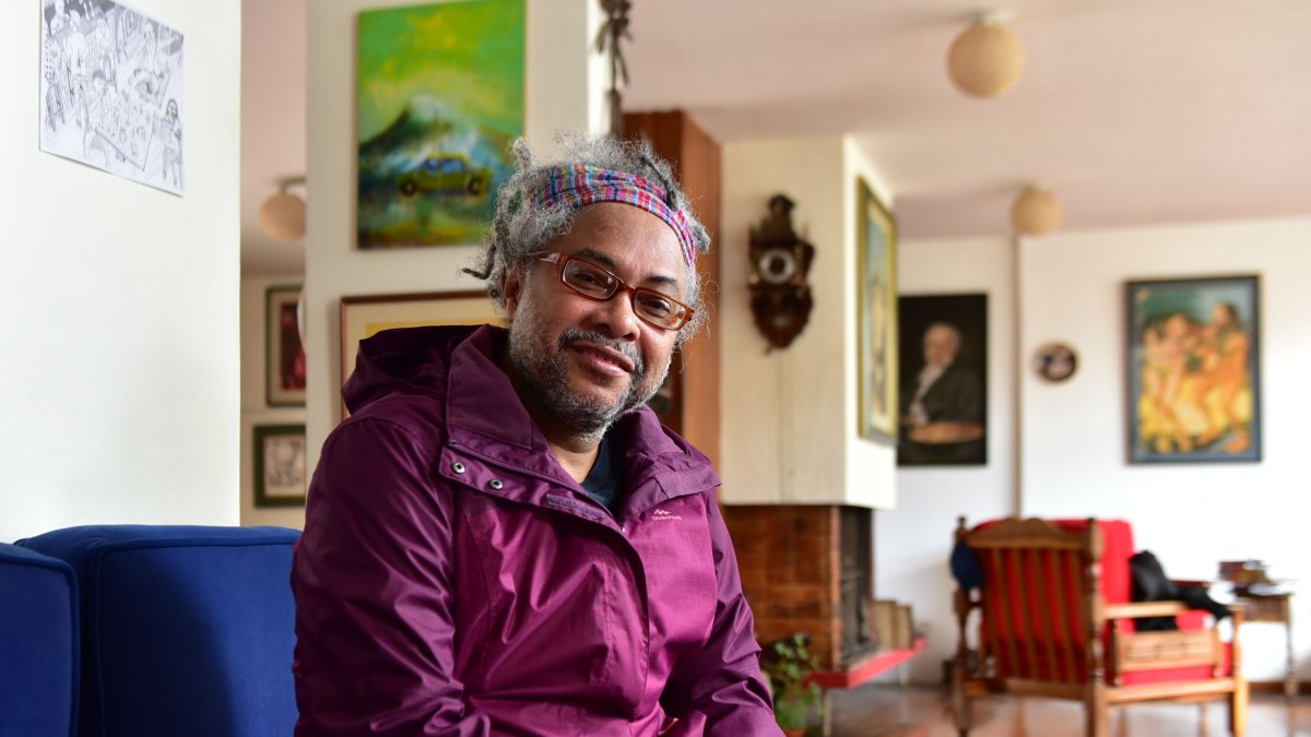 El autor ha publicado sus crónicas en periódicos y revistas del país. Tambien lanzó el libro 'Ecuador escondido: crónicas'.