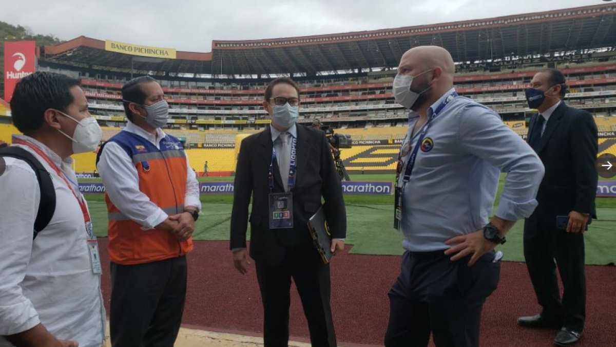 Miguel Ángel Loor (d) ha mantenido reuniones con las autoridades.