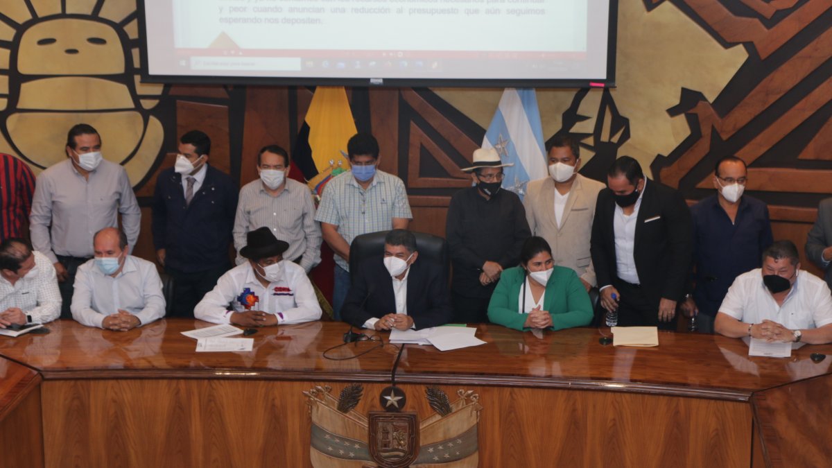 Los alcaldes de la zona 5 del país pidieron el pago de lo adeudado o sino iban a protestar en las calles.