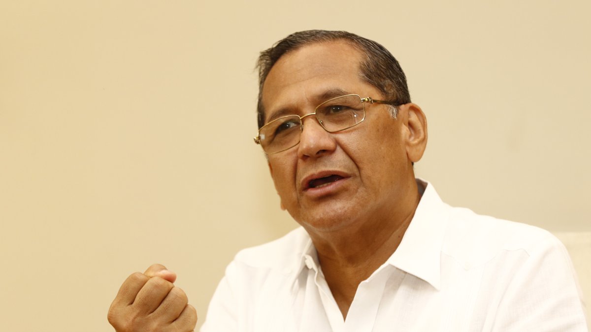 Figura. El concejal durante la entrevista con EXPRESO.