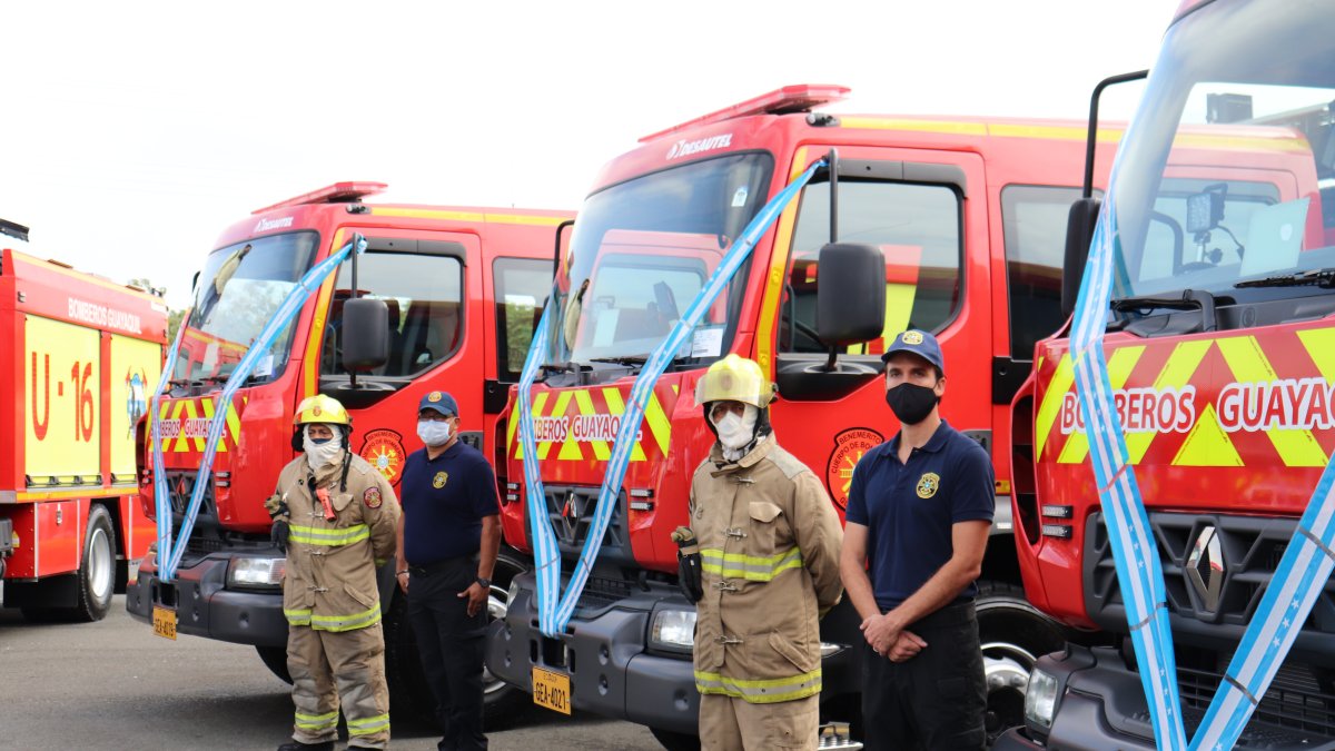 Flota. Son siete nuevos camiones de combate contra incendios y una ambulancia, que se suman a la renovada flota vehicular.