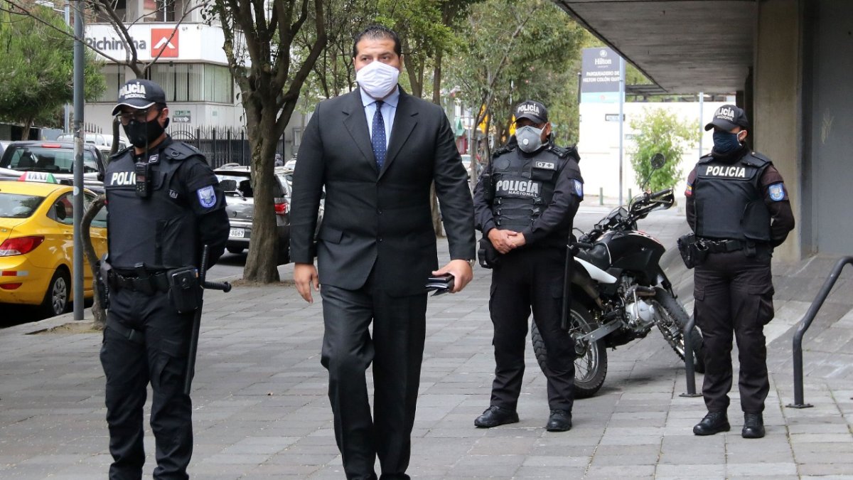 El viernes Harrison Salcedo acudió a la Fiscalía. Quería asistir a la versión que presentó la ministra de Gobierno María Paula Romo.