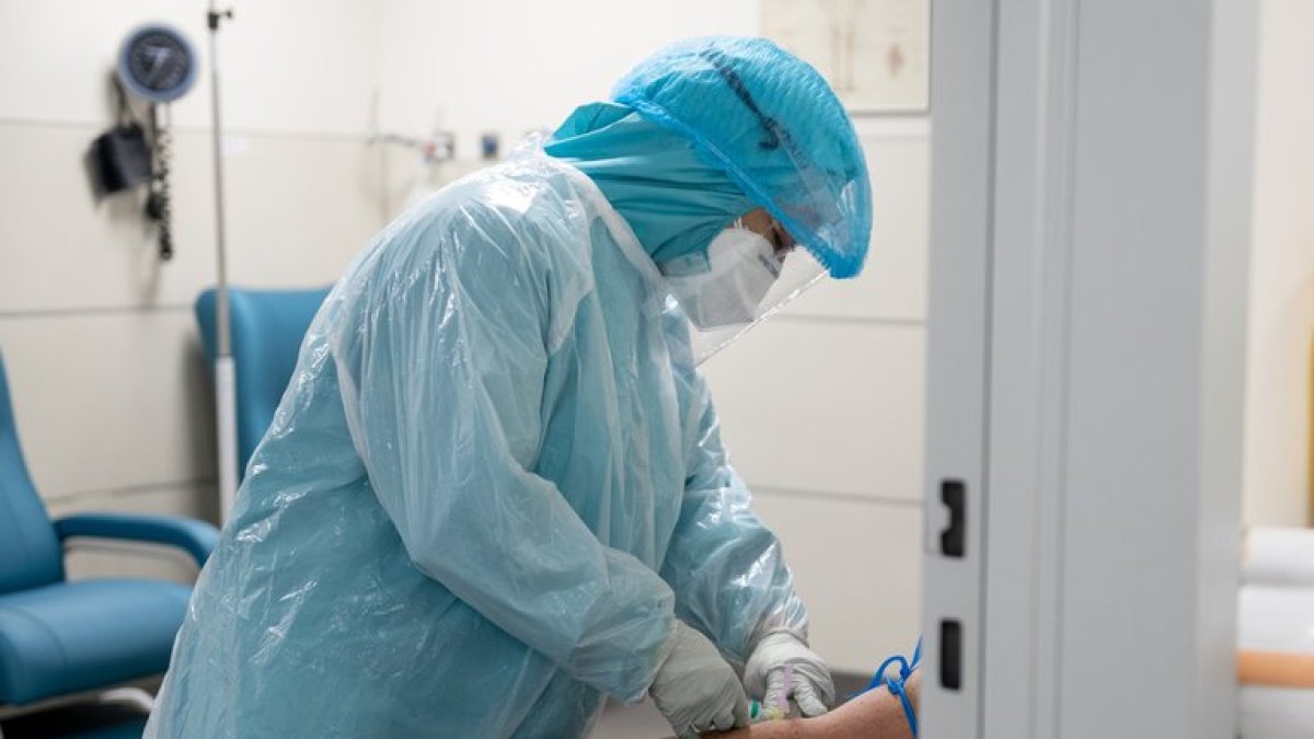 En Ecuador se han tomado 286.499 muestras para COVID-19, entre PCR y rápidas.