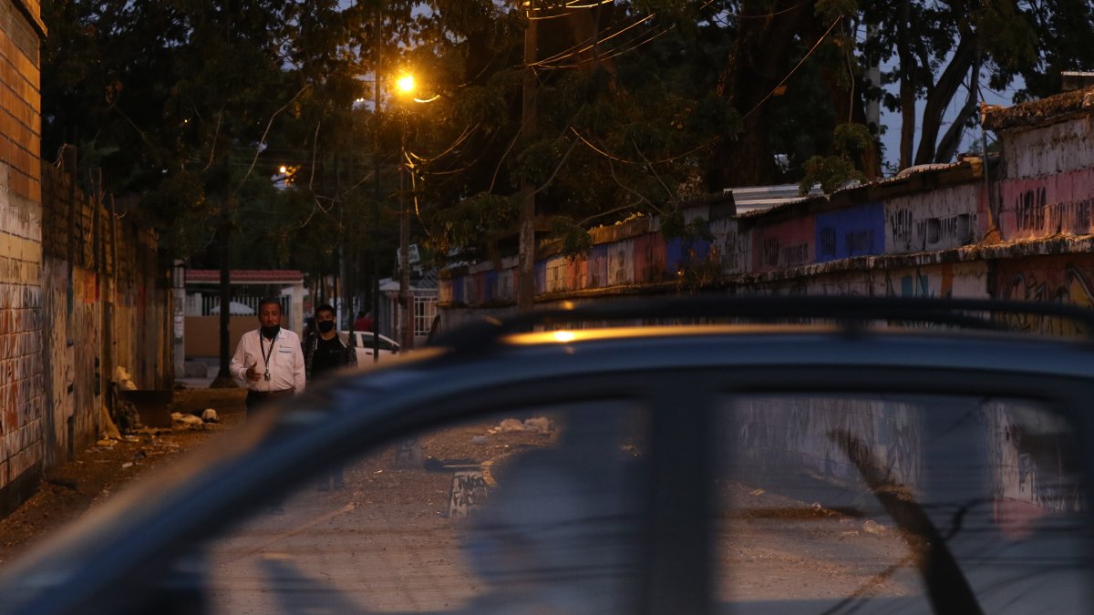 Espacios. Los pasadizos de la ciudadela generan temor, por lo descuidados, oscuros y abandonados que están; y por ser los sitios donde más delitos, como lo confirman las estadísticas, se cometen.