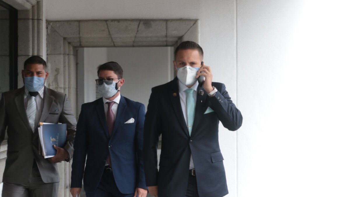 Christian Romero, abogado del juez provincial a su ingreso a la Corte Nacional para la audiencia del miércoles.