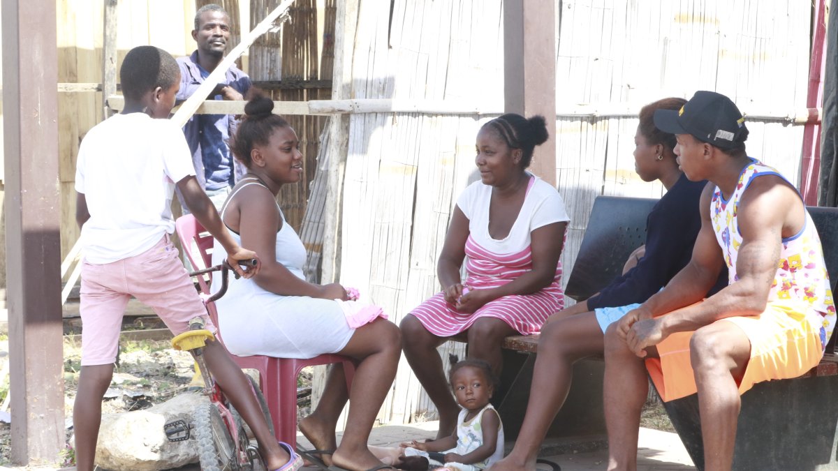 Un grupo de personas afroecuatorianas en el sur de Guayaquil.