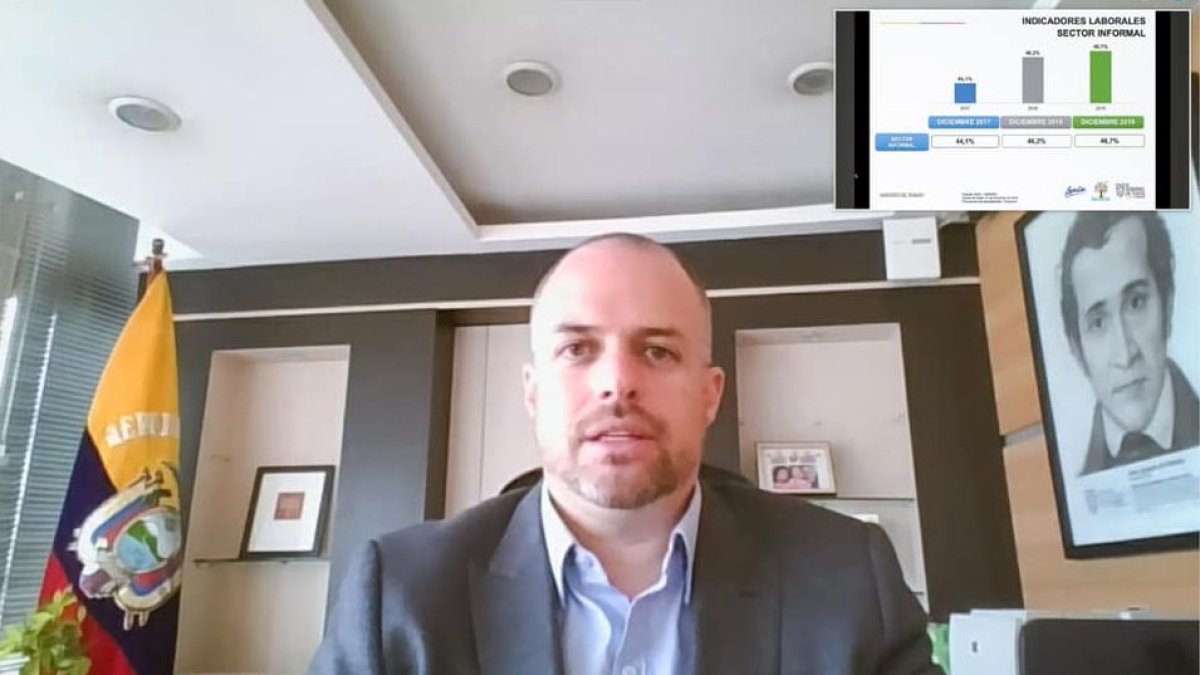 El ministro de Trabajo, Andrés Isch, explicó la modificación y señaló que esta no corresponde a la Ley de Apoyo Humanitario.