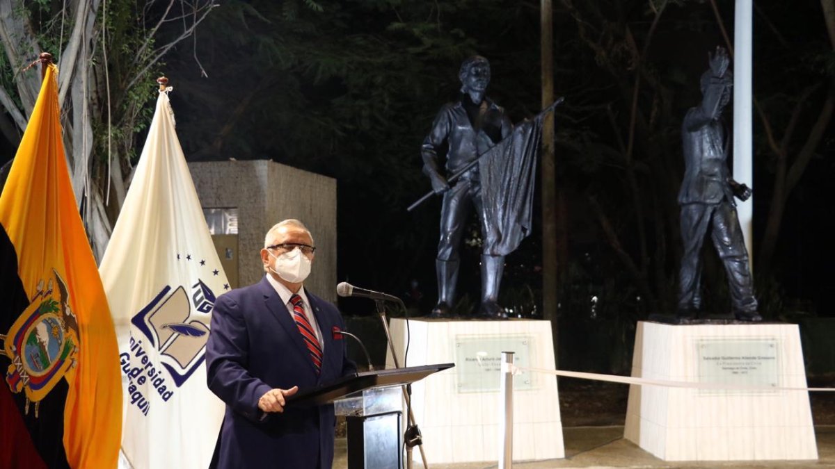 Hecho. La inauguración se llevó a cabo la noche de ayer.