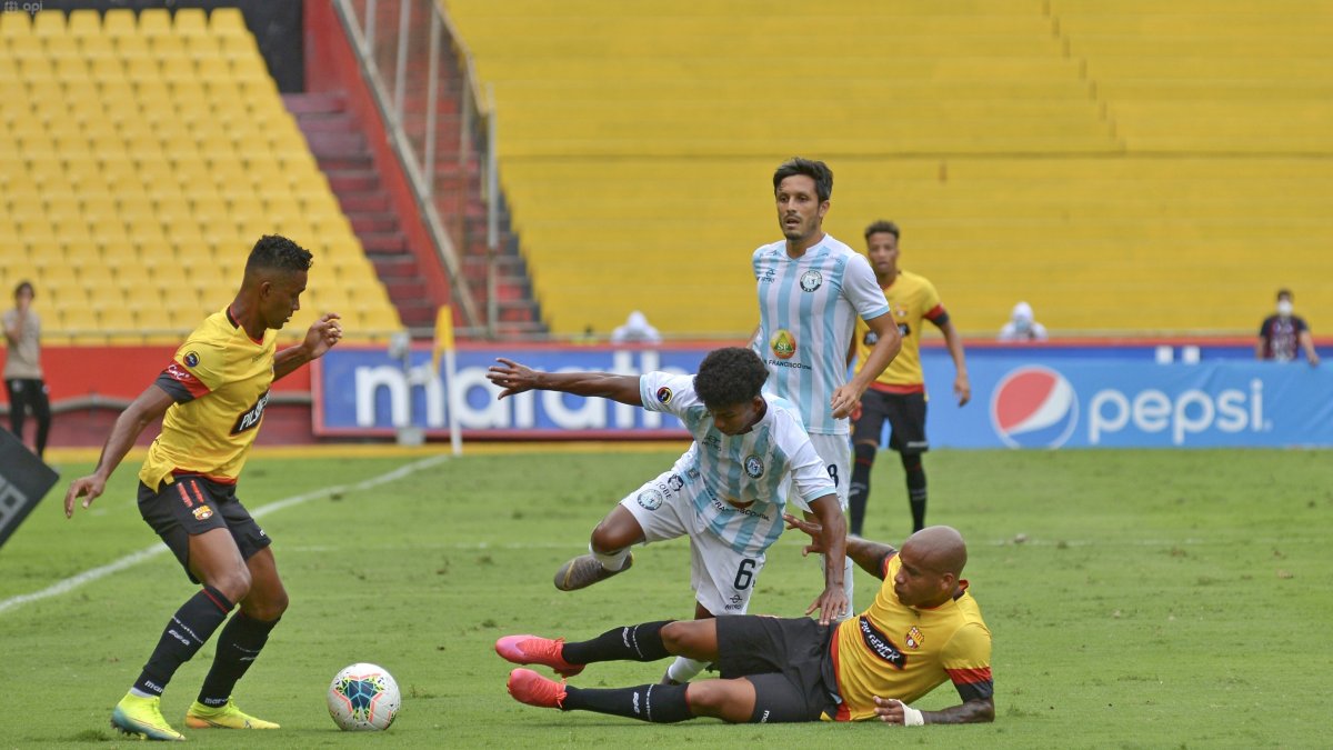 El partido entre Barcelona y Guayaquil City dejó satisfecho a las autoridades.