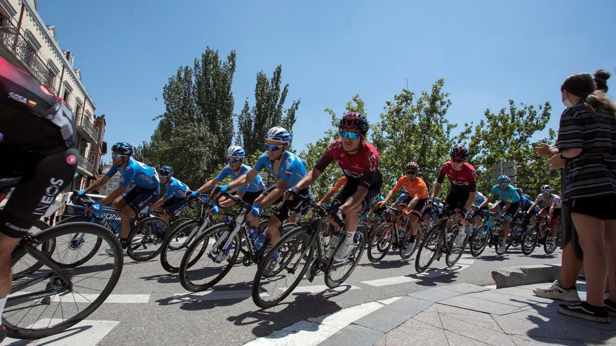 El ecuatoriano lució asechado por más de una docena de corredores que no lo dejaron avanzar en la cuarta etapa de hoy.