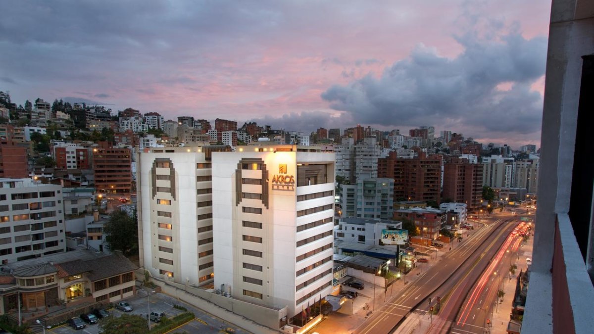 Las pérdidas generadas a raíz de la pandemia han provocado el cierre de varios establecimientos. El más reciente es el Hotel Akros en la capital.