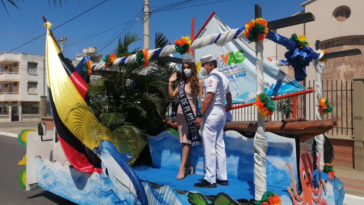 Hecho. Casey Barquet, reina del cantón, participó del acto esta mañana.