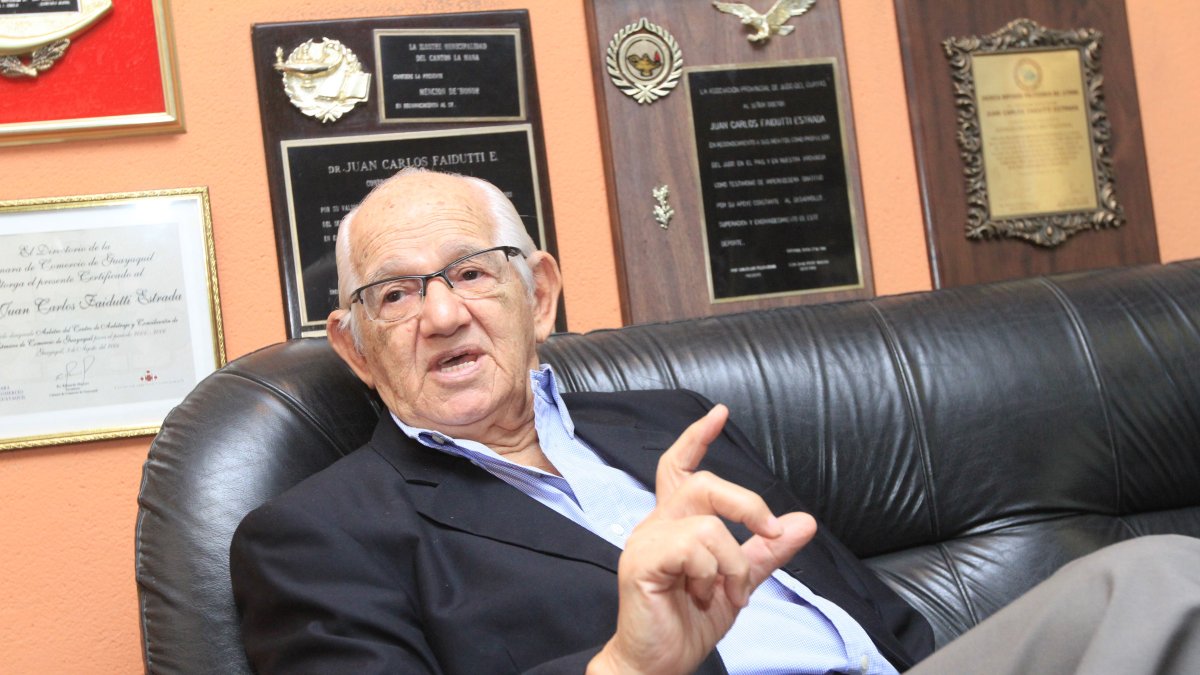 Juan Carlos Faidutti, doctor en jurisprudencia, derecho en derecho internacional y derecho del mar.
Junio 06, 2016
Guayaquil, Ecuador
Gabriel Mieles / Expreso
Agencia (ag-expreso)