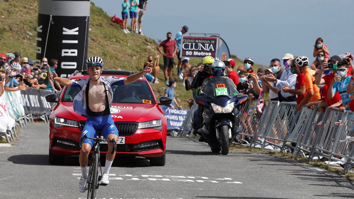 El joven ciclista belga Enepoel, ed apenas 20 años, lideró la clasificación general.
