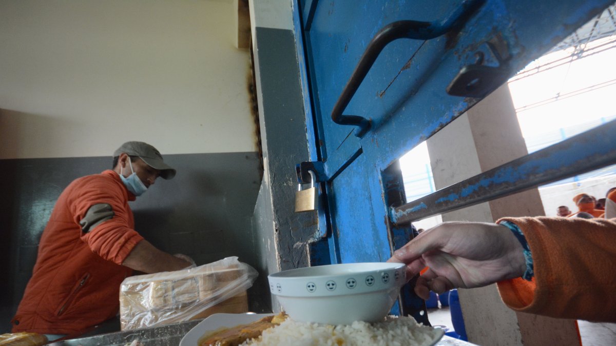 El Estado destina unos $ 36 millones anuales para cubrir las tres comidas diarias de los internos en 52 centros de privación de libertad del país.