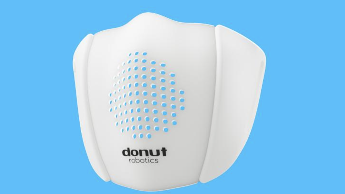 Donut Robotics ha diseñado esta mascarilla que puede traducir en tiempo real, aumentar volumen de voz, entre otras características.