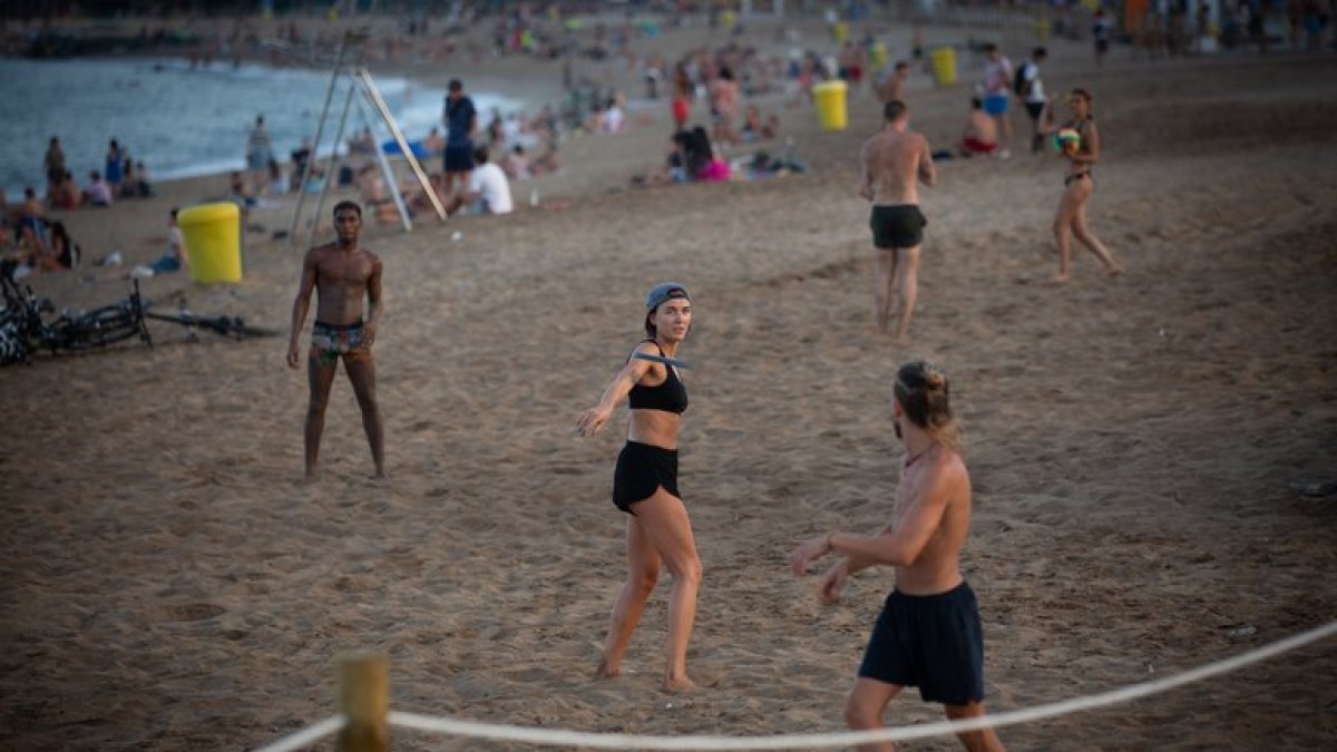 La IA emplea las imágenes y la retransmisión de vídeo en tiempo real de distintas playas ubicadas en Portugal, España y Francia.
