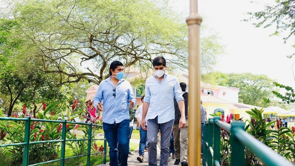 Otto Sonnenholzner en recorrido por la provincia de El Oro.