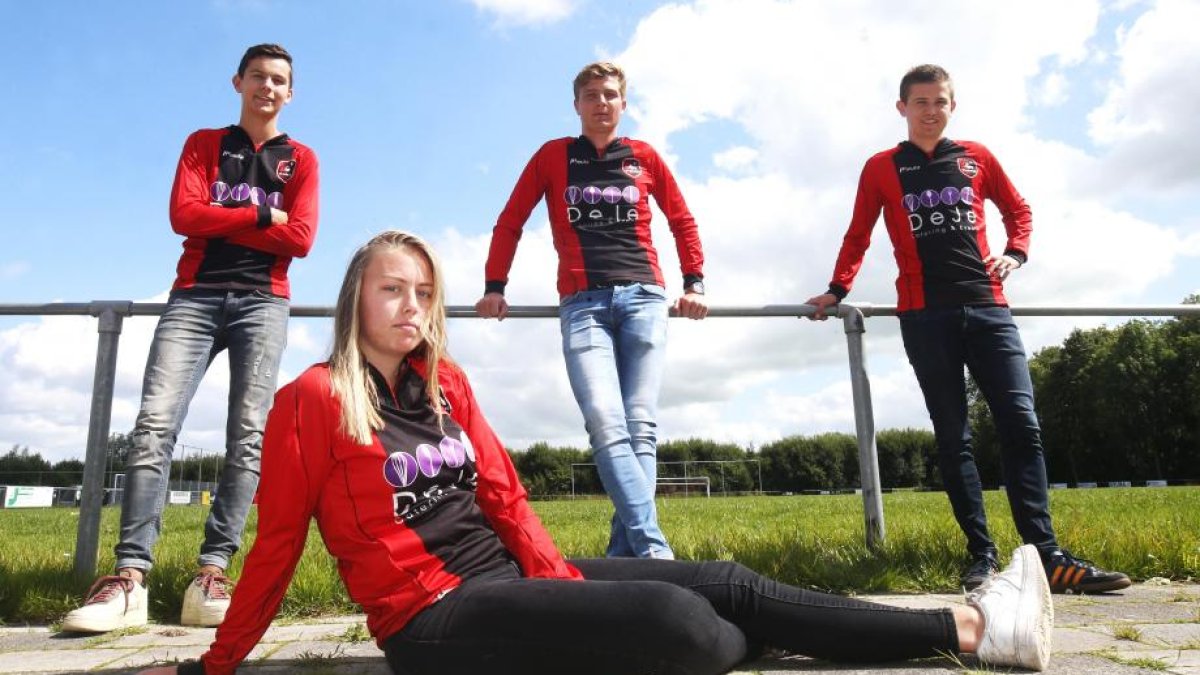Ellen Fokkema, junto a sus compañeros de equipo en el cuadro holandés.