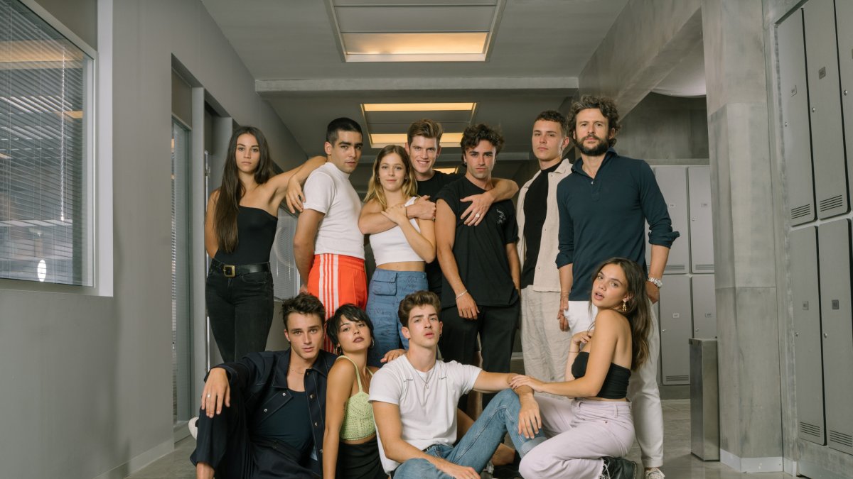 Foto de la presentación del nuevo elenco de la serie juvenil.