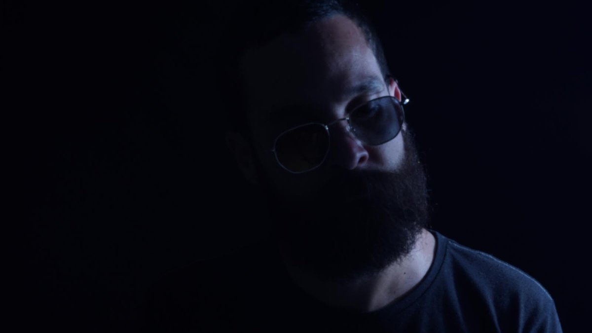 Ricardo es uno de los cantautores más representativos de la nueva generación.