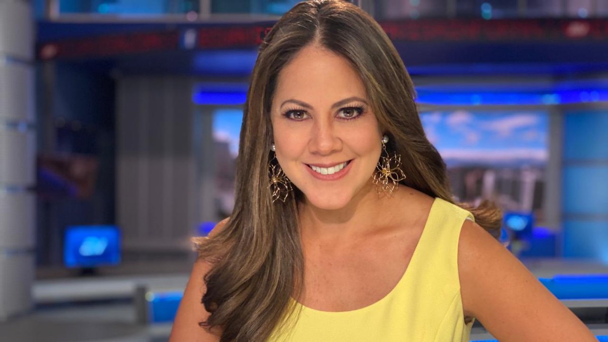 Es presentadora de noticias de Televistazo.