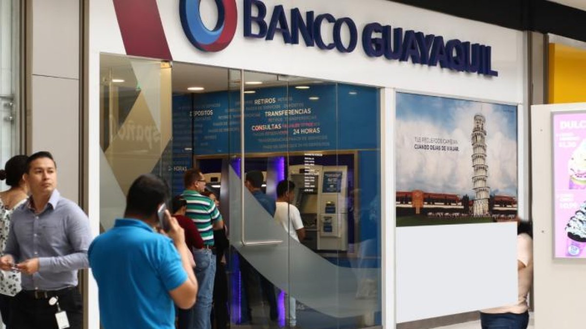 Las agencias bancarias funcionarán de acuerdo a los horarios establecidos por cada entidad.