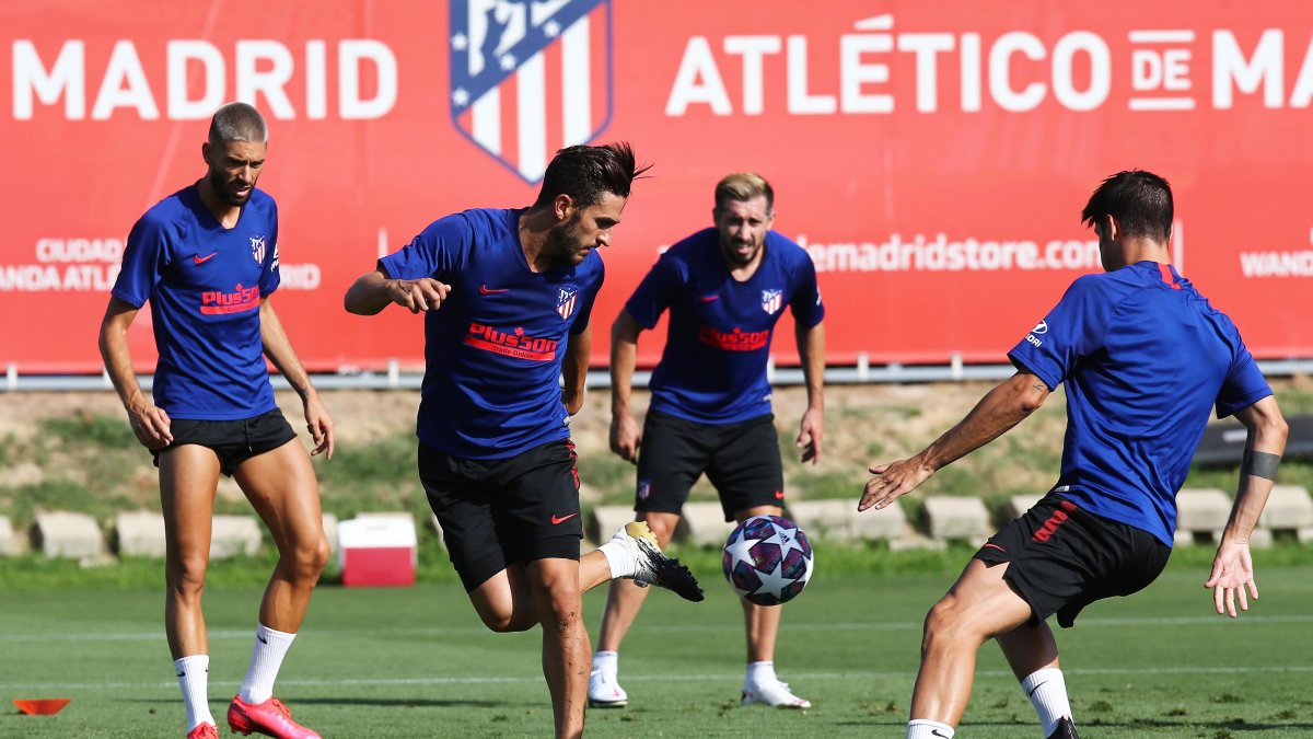 Atlético de Madrid hizo oficial el contagio por coronavirus de dos de sus jugadores.