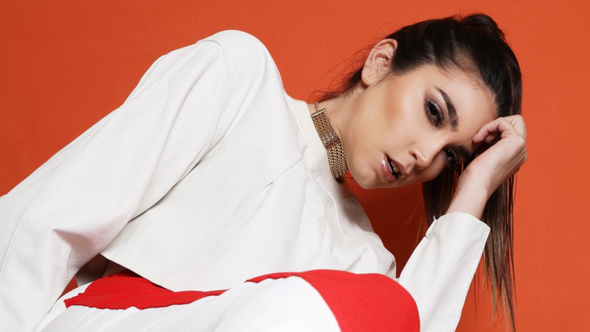 Andrea fue coronada Estrella de Octubre en el concurso Reina de Guayaquil. Actualmente, ocupa una jefatura de proyectos sociales en una institución pública.