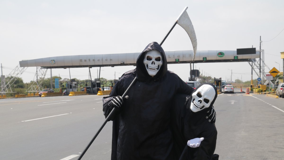 Agentes. Carlos Montero y Cristóbal  Ripalda se disfrazaron.