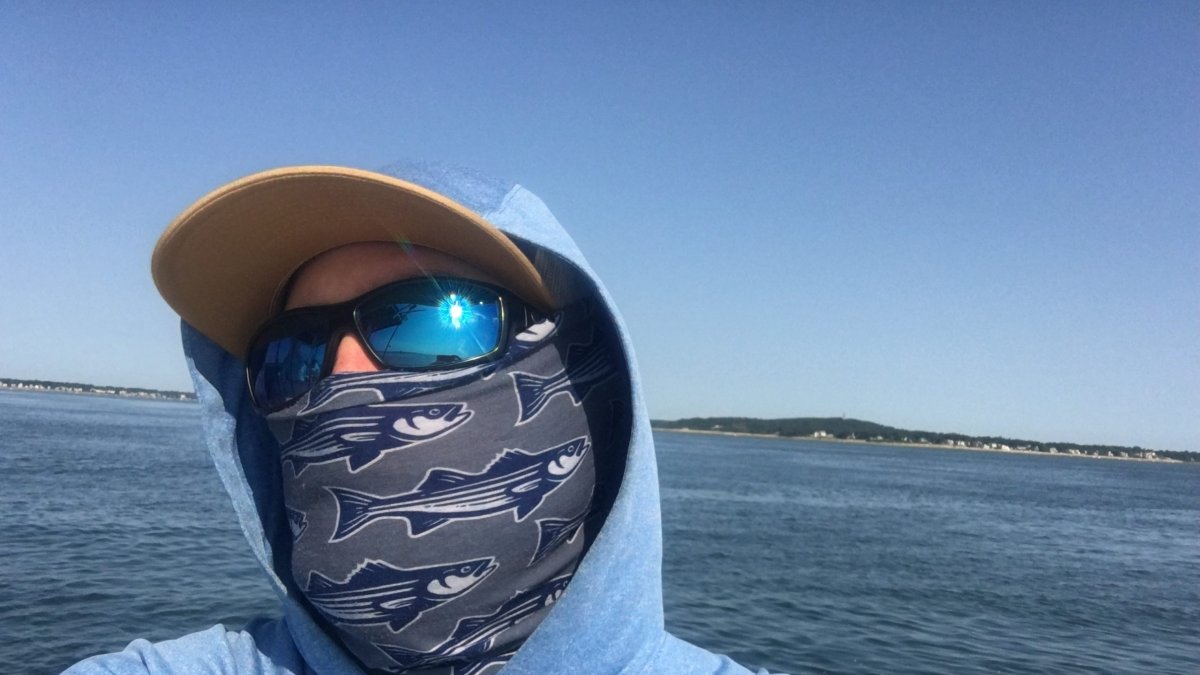 Las polainas de cuello o pañuelos faciales no protegen contra el coronavirus, incluso pueden hacer mayor daño que no usar mascarilla.