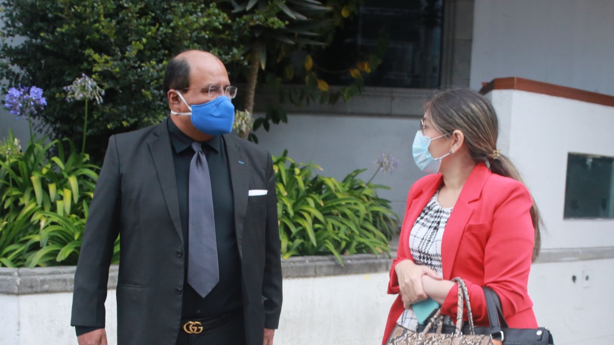 Defensa. La abogada defensora de Mendoza, María Gabriela Moreira, al llegar a una de las audiencias del caso.