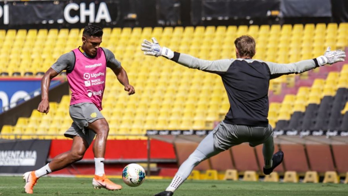 Barcelona recibirá a Emelec el 23 de agosto, desde las 18:30, en el primer Clásico de esta peculiar temporada.