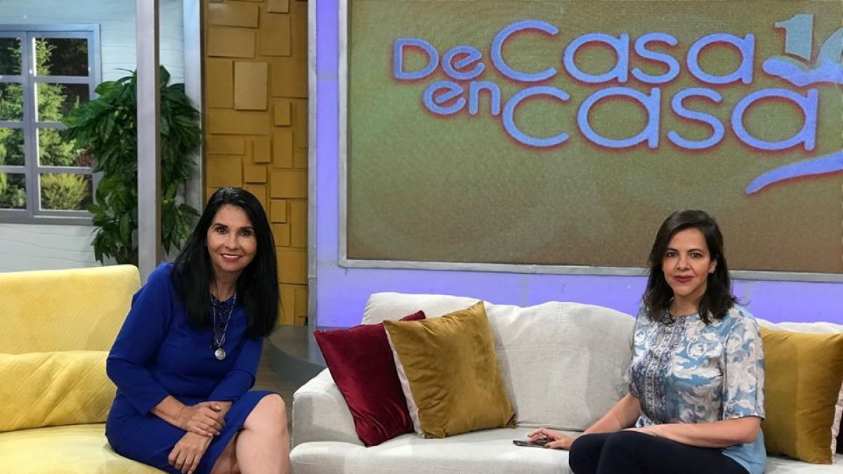 Ana con María Paula Romo.