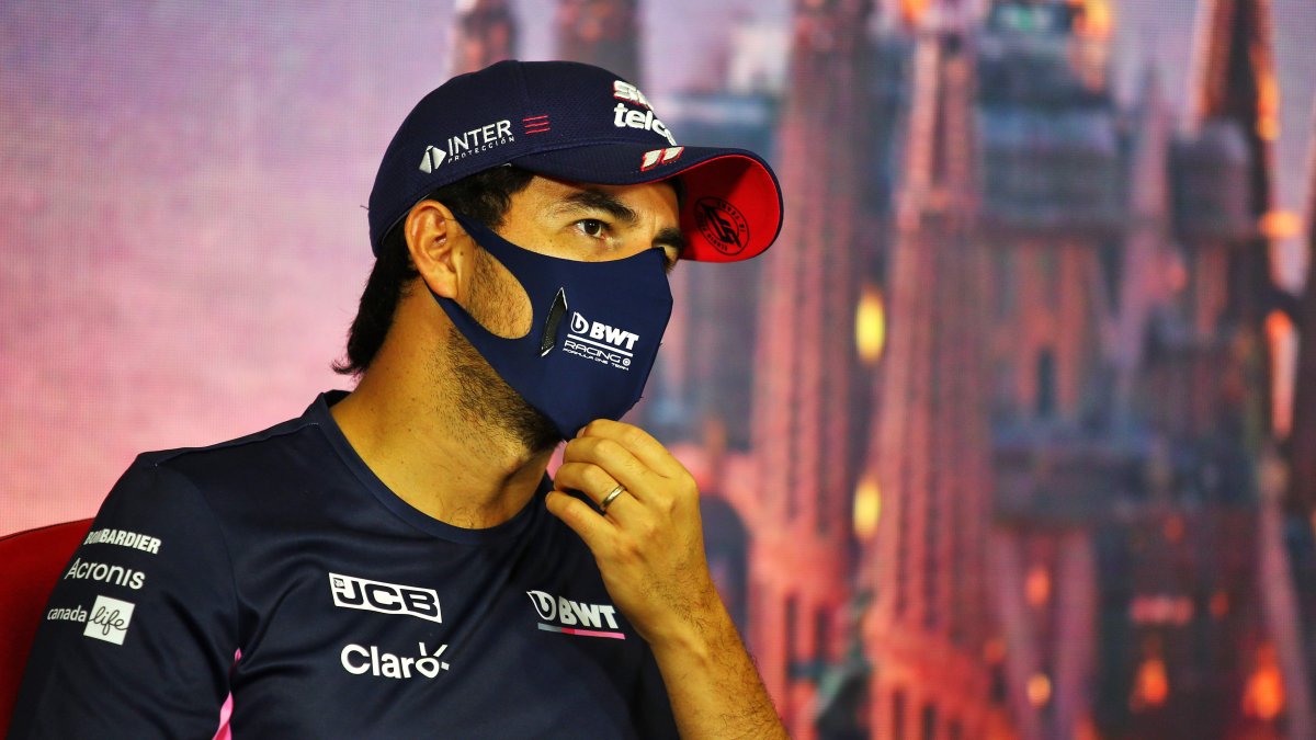 Sergio Pérez lució recuperado en la rueda de prensa en el circuito de Catalunya.