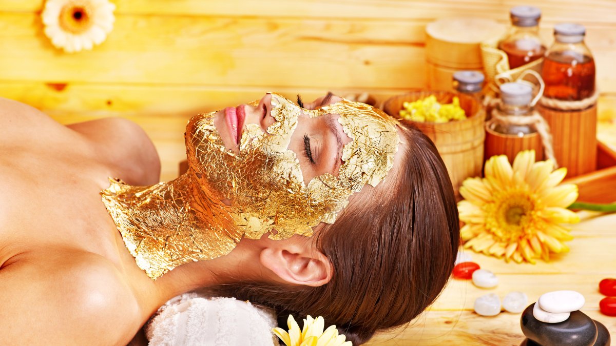 Tratamientos facial con láminas de oro