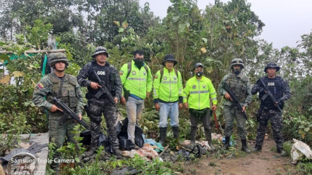 En las clausuradas minas de Buenos Aires se sigue encontrando material mineralizado listo para ser llevado a otros sectores.