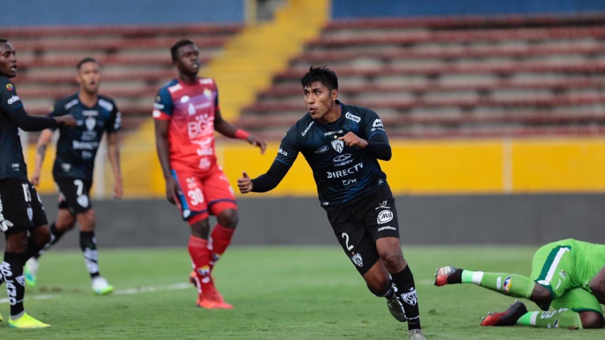 El zaguero Luis Segovia fue la figura del Independiente del Valle al marcar un doblete.