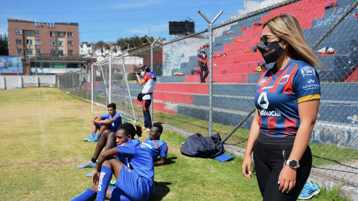 Samantha Yépez lleva ocho meses como presidenta del Deportivo Quito.