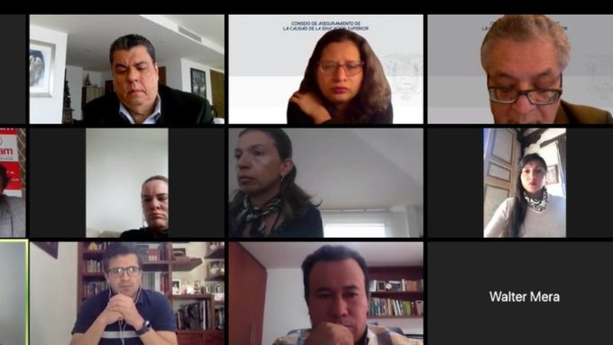 A través de reuniones virtuales se socializa el cronograma de continuidad de evaluación a las universidades.