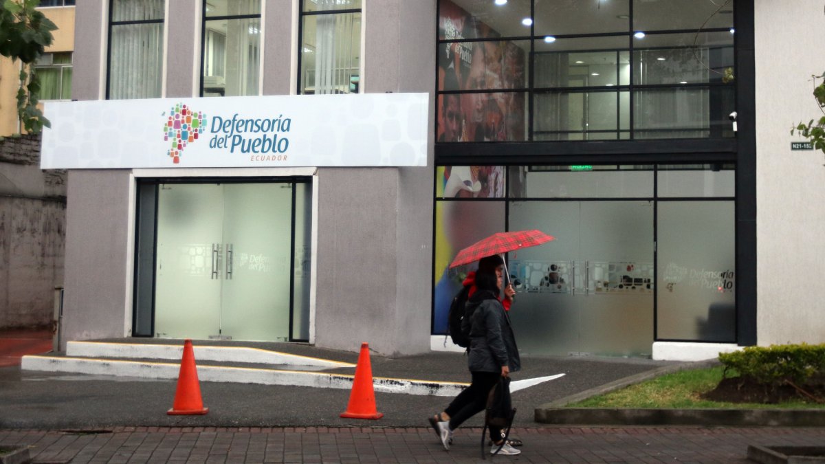 El organismo presiona al Gobierno con el pago de salarios.