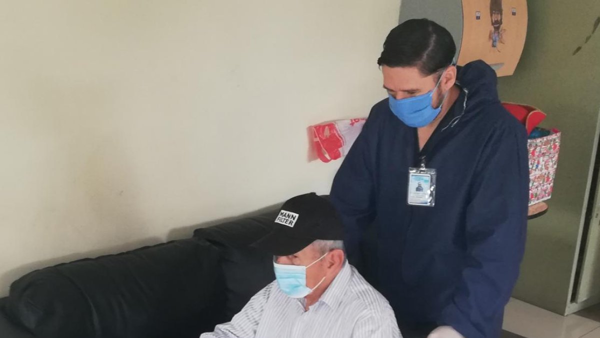 En el asilo, la mayoría de las personas padecen de varios tipos de discapacidad.